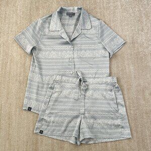 Barefoot Dreams Washed Satin Pajamas Shorts Set XS in Chambray Bandana Paisley